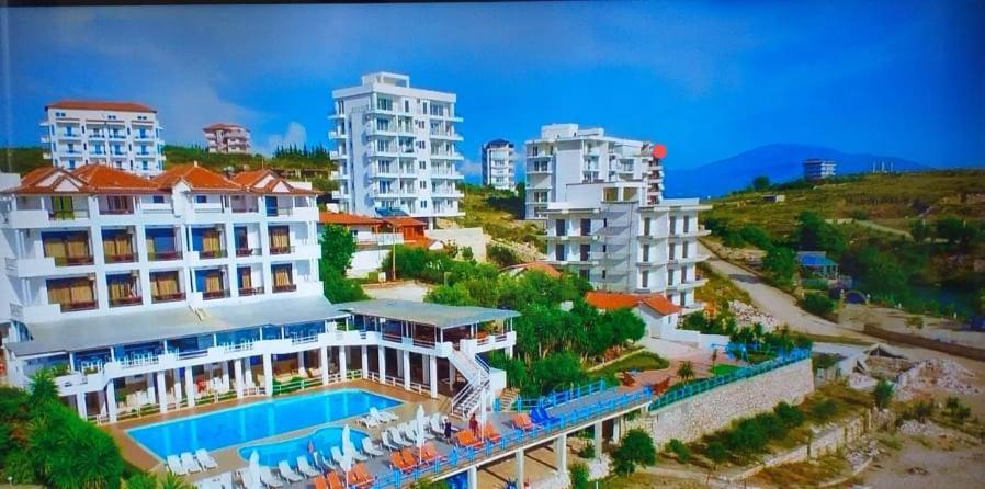 Sadet's Penthouse Apartamento Sarandë